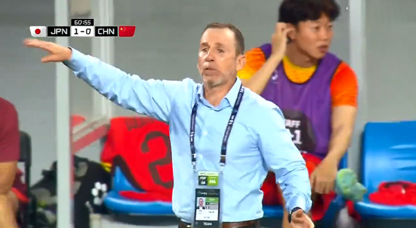 值得投配资 烫脚? 徐新巧妙过人反击+传球给日本门将, 前国脚急了: 继续带啊